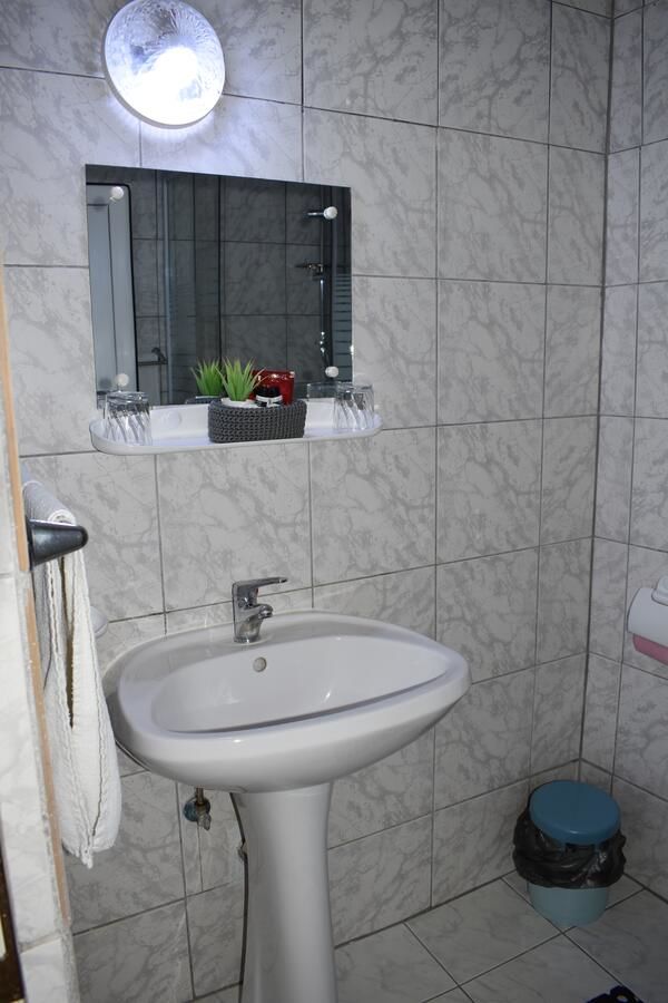 Отель Hotel Zimbru Клуж-Напока