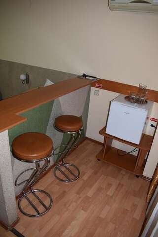 Отель Hotel Zimbru Клуж-Напока Трехместный номер-6